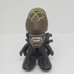 2015 Titans Vinyl Figure Alien VS Predator AVP 4 Inch Movie Sci Fi Figure Toy .